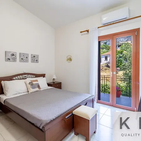 Endless View Flat In Vlachata! Appartement