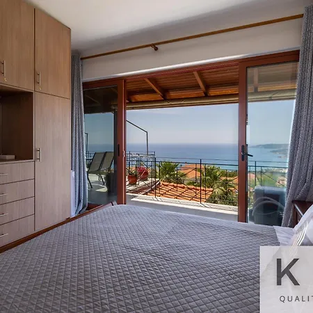 Endless View Flat In Vlachata! Vlachata